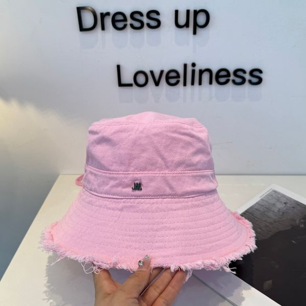 bucket hat designer hat Wide brim breathable light sunshade men and women Elegant charm fashion trend Good materials Casual four Seasons gift