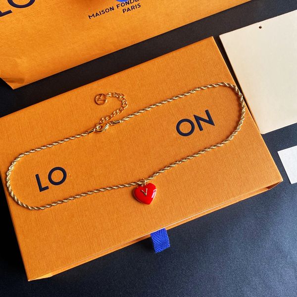 Designer Necklace Classic designer red heart Necklace Pendant Pearl Mother Necklace Pendant Jewelry luxurys women Couples Party Gift trend