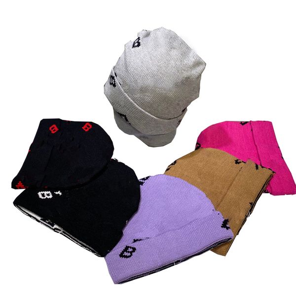 Beanie Desinger Luxury Beanie Winter Warm Knitted Cap Ear Protection Casual Temperament Cold Cap Ski Caps Europe Tide 2 colors option to choose