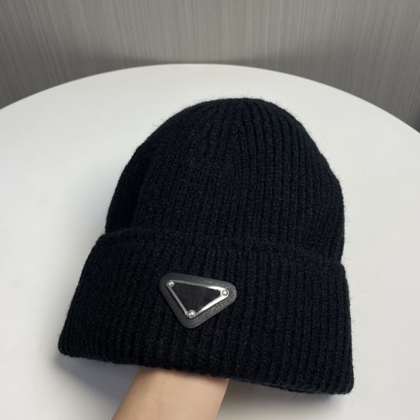 beanie designer Winter knitted hats for women men fashion bonnet dressy autumn hats skull outdoor cappelli travel skiing hat must have